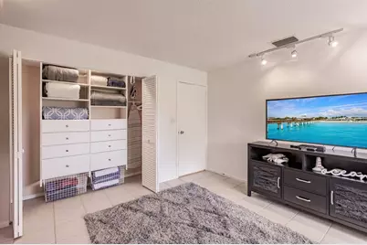 1255 E Peppertree Drive #403, Sarasota, FL 34242 - Photo 5