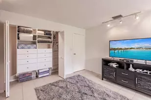 1255 E Peppertree Dr, Sarasota, FL 34242 - Photo 5