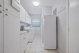 1207 Bluewater Dr, Sun City Center, FL 33573 - Photo 19