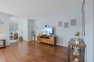 1207 Bluewater Dr, Sun City Center, FL 33573 - Photo 9