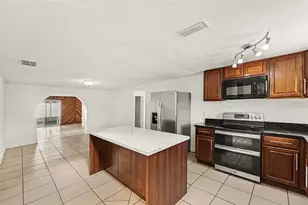 9031 Tree Valley Cir, Tampa, FL 33615 - Photo 5