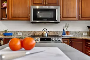 5900 Bayview Cir S, Gulfport, FL 33707 - Photo 9