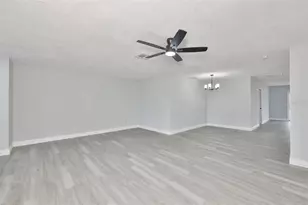 1007 Strawpocket Pl, Sun City Center, FL 33573 - Photo 27