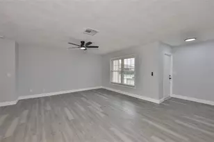 1007 Strawpocket Pl, Sun City Center, FL 33573 - Photo 25