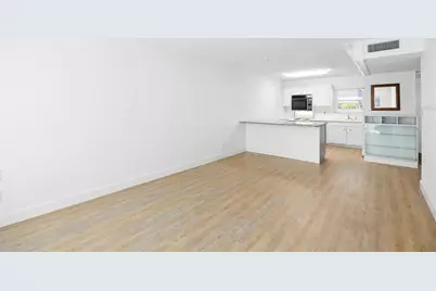 9950 47th Avenue N #104, Saint Petersburg, FL 33708 - Photo 13