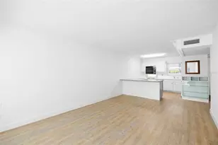 9950 47th Ave N, Saint Petersburg, FL 33708 - Photo 13