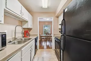 113 Sea Horse Dr SE, Saint Petersburg, FL 33705 - Photo 11