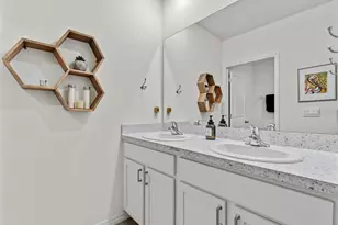 32577 Kobuk Valley Ave, Wesley Chapel, FL 33543 - Photo 29