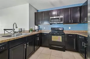 10104 Hawk Storm Ave, Tampa, FL 33610 - Photo 7