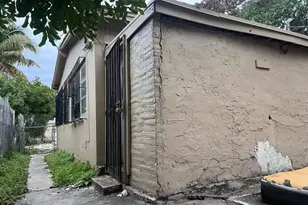 18020 NW 2nd Pl, Miami, FL 33169 - Photo 21
