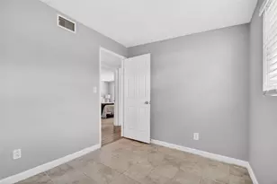 620 50th Ave N, Saint Petersburg, FL 33703 - Photo 11
