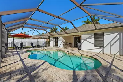3418 72nd Drive E, Sarasota, FL 34243 - Photo 3