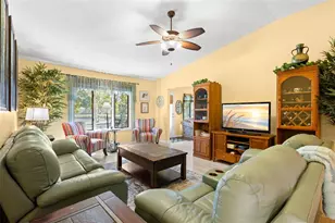 1013 Caravel Ct, Tarpon Springs, FL 34689 - Photo 5