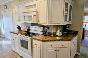 6306 Wealthy Ln, Zephyrhills, FL 33542 - Photo 27