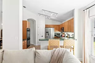 5825 Hawkwood Ct, Lithia, FL 33547 - Photo 7