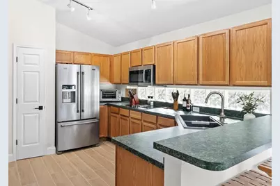 5825 Hawkwood Court, Lithia, FL 33547 - Photo 11