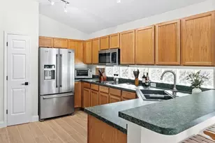 5825 Hawkwood Ct, Lithia, FL 33547 - Photo 11