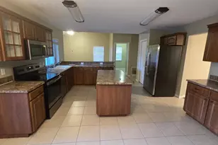 1334 Scattered Pines Pl, Wesley Chapel, FL 33543 - Photo 5