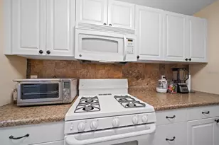 10038 62nd Terrace N, Saint Petersburg, FL 33708 - Photo 5