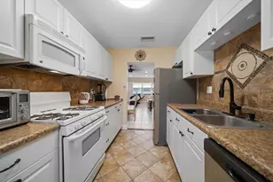 10038 62nd Terrace N, Saint Petersburg, FL 33708 - Photo 3