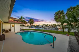 4372 46th Ave S, Saint Petersburg, FL 33711 - Photo 3