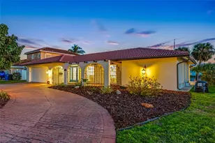 4372 46th Ave S, Saint Petersburg, FL 33711 - Photo 1