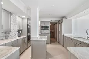5700 Mariner St, Tampa, FL 33609 - Photo 13