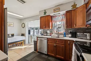 6533 26th St N, Saint Petersburg, FL 33702 - Photo 19