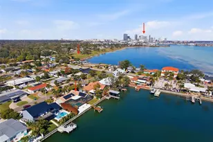 2316 S Shore Dr SE, Saint Petersburg, FL 33705 - Photo 3