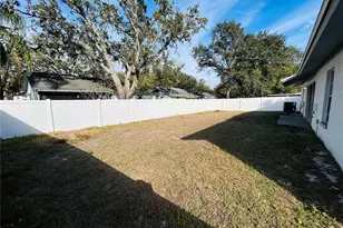 7516 S Sanibel Cir, Temple Terrace, FL 33637 - Photo 9