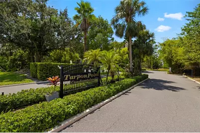 402 Tarpon Point, Tarpon Springs, FL 34689 - Photo 3