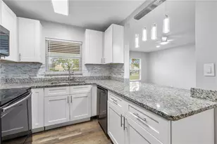 5698 38th Ave N, Saint Petersburg, FL 33710 - Photo 7