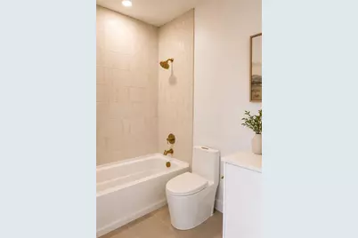 379 13th St N, Saint Petersburg, FL 33705 - Photo 23