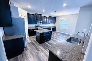 909 Meadow Glade Dr, Ruskin, FL 33570 - Photo 9