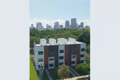 377 13th St N, Saint Petersburg, FL 33705 - Photo 1