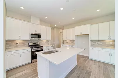 35509 Stableton Lane, Zephyrhills, FL 33541 - Photo 11