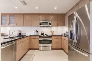 1255 E Peppertree Dr, Sarasota, FL 34242 - Photo 5