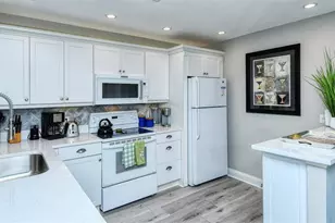 1255 E Peppertree Dr, Sarasota, FL 34242 - Photo 3