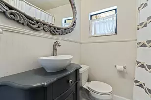 1610 14th St N, Saint Petersburg, FL 33704 - Photo 23