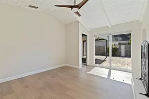 1610 14th St N, Saint Petersburg, FL 33704 - Photo 17