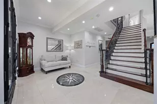 1006 Lake Cooper Dr, Lutz, FL 33548 - Photo 9