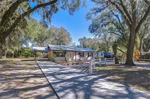 2002 E Willow Dr, Plant City, FL 33566 - Photo 1