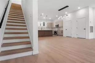 2118 4th St, Saint Petersburg, FL 33705 - Photo 31
