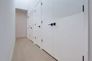 2118 4th St, Saint Petersburg, FL 33705 - Photo 23