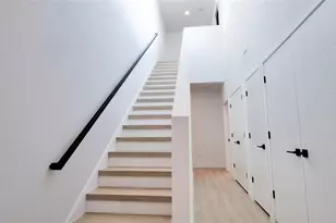 2118 4th St, Saint Petersburg, FL 33705 - Photo 21