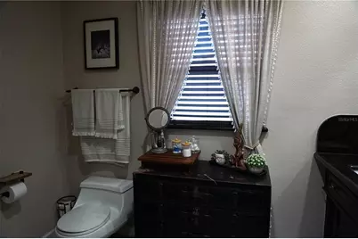 2300 37th Avenue N, Saint Petersburg, FL 33713 - Photo 15