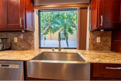2300 37th Avenue N, Saint Petersburg, FL 33713 - Photo 13