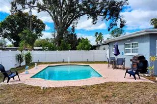 5700 30th Ave N, Saint Petersburg, FL 33710 - Photo 33