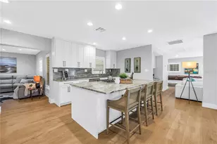 134 Riviera Way NE, Saint Petersburg, FL 33704 - Photo 7