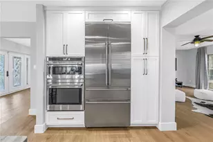 134 Riviera Way NE, Saint Petersburg, FL 33704 - Photo 9